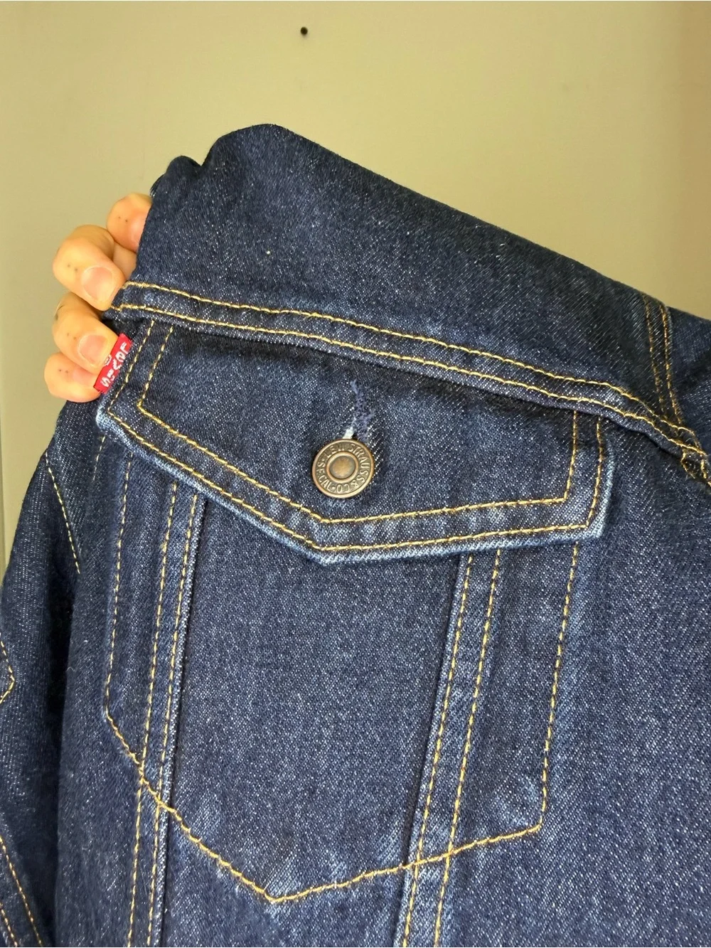 Men’s Levi's Dark Wash Denim Trucker Jacket, Size XL